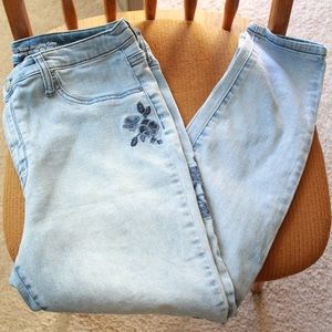 Embroidered High-Waisted Jeans ||  Size 14